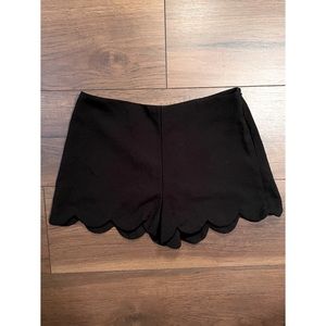 Monteau Scalloped Shorts